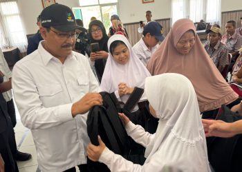 Mensos RI Gus Ipul Serahkan Bantuan Rp 381 juta untuk Warga Sukabumi