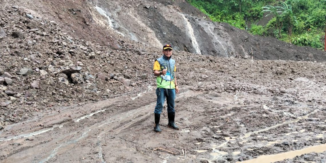 Diguyur Hujan, Jalan Nasional Penghubung Sukabumi Selatan Kembali Longsor