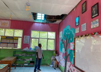 Bangunan SD Negeri di Cibolang Nyaris Ambruk, Siswa Terpaksa Belajar Bergantian 