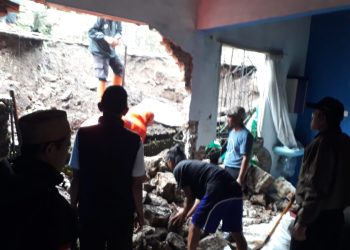 Dua Rumah Warga di Citamiang Kota Sukabumi Terdampak Longsor