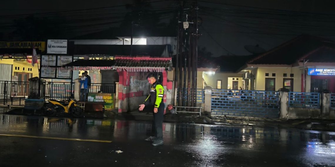 Pengendara Motor di Sukabumi Tertabrak Truk saat Menyeberang Jalan, Korban Dilarikan ke RS