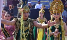 Usung Tema Laut Lestari Nelayan Berseri, Bupati dan Ketua DPRD Hadiri Syukuran Nelayan Ujunggenteng
