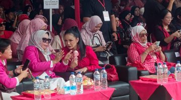 Krisdayanti Hebohkan Cibadak, Ribuan Warga Antusias hingga Berebut Foto Bersama