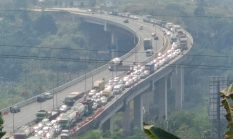 Exit Tol Parungkuda Mengular Siang Ini, Arus Keluar Padat Merayap