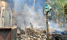 Diduga Dipicu Api Tungku, Dua Rumah di Warungkiara Hangus Terbakar