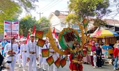 Dari Nyi Roro Kidul hingga Superhero, Puluhan Ribu Meriahkan Karnaval Palabuhanratu