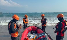 Mandi di Pantai Karangnaya, Pemuda Asal Jakarta Hilang Digulung Ombak