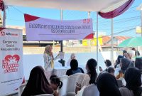 Para orang tua mengikuti edukasi pemantauan tumbuh kembang anak dalam program Edukasi Keluarga Balita di Alfamidi Pelabuhan 2, Kota Sukabumi, Kamis (23/7/2026). (Foto: Istimewa)