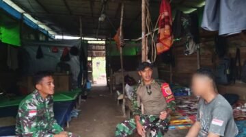 Satgas Pamtas Yonarmed 13 Gencarkan Edukasi Hukum, Warga Perbatasan Serahkan Sisik Trenggiling