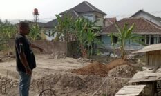 Jalur Air Warga Ditutup Urugan, Kekhawatiran Banjir Mengintai Kampung Mariuk Simpenan 