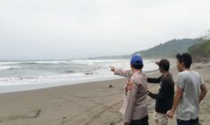 Tragis! Ayah dan Anak Terseret Ombak di Pantai Istiqomah Sukabumi Sang Ayah Tewas